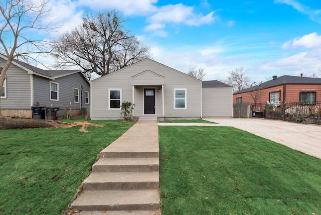 view of front of property with a front yard