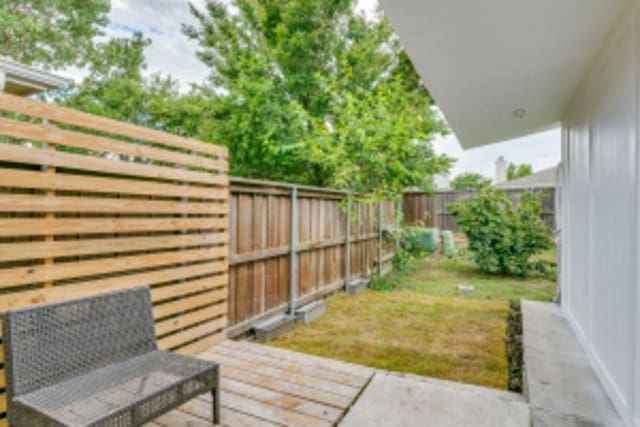 view of yard with a patio