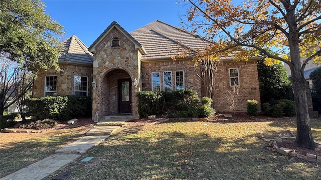 view of front of house with a front yard