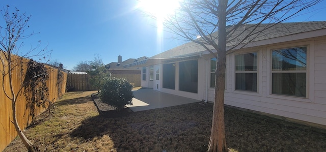 view of yard featuring a patio area