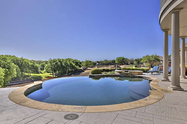 6601 Oak Hill Ct, Fort Worth, TX 76132 - view of pool featuring a patio and a pool with connected hot tub