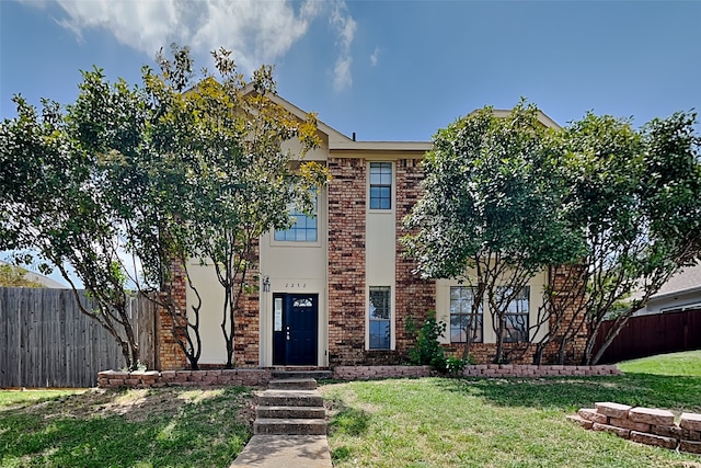 view of front of property with a front yard