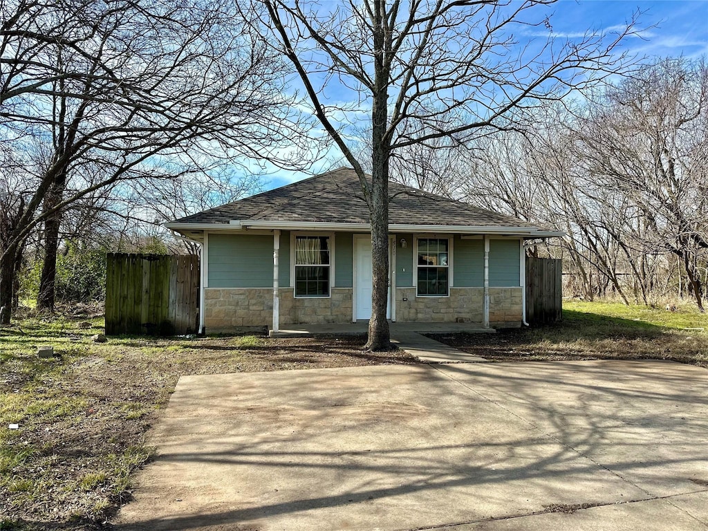 view of front of house