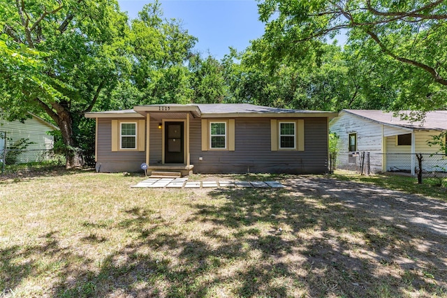 view of front of house featuring a front yard