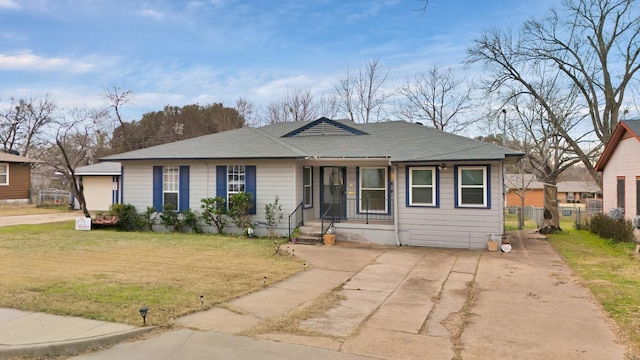 view of front facade with a front yard