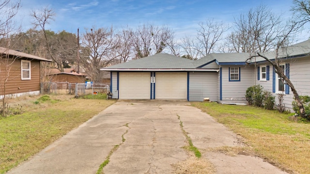 exterior space featuring a yard