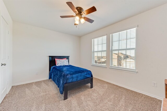 bedroom with ceiling fan