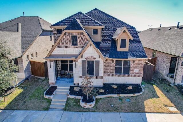 view of front facade with a front lawn