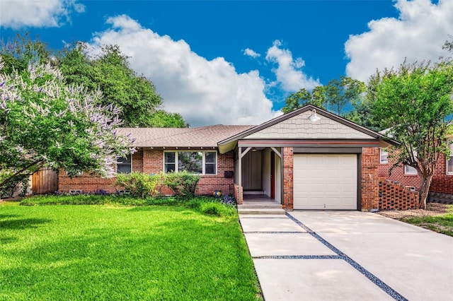 ranch-style home featuring a front lawn and a garage