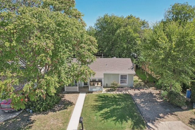 view of front of house featuring a front lawn and a porch