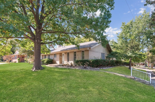 view of front of house with a front yard