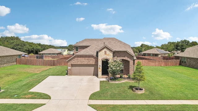 view of front of house featuring a front lawn