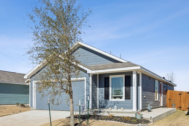 view of front facade featuring a garage