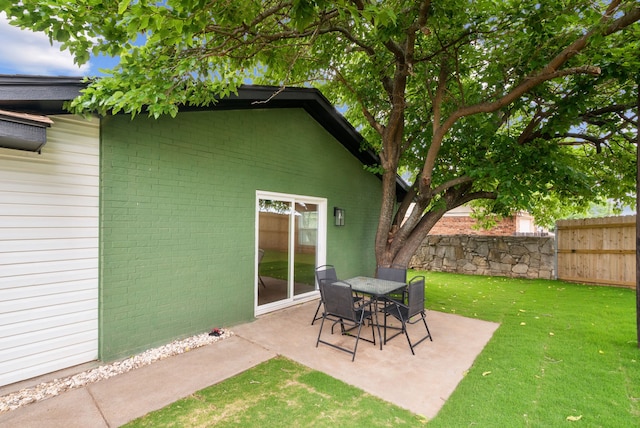 1201 S Rusk St, Weatherford, TX 76086 - view of patio / terrace