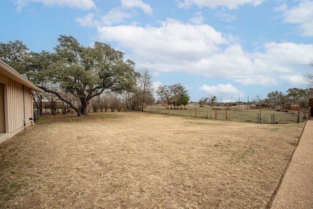 view of yard featuring a rural view