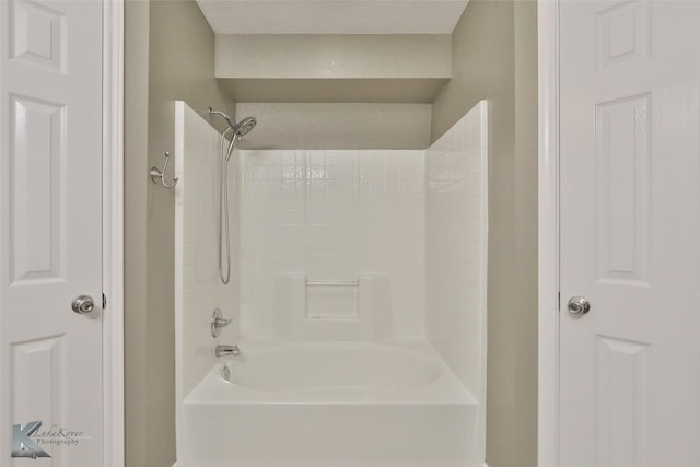 bathroom with shower / bathtub combination