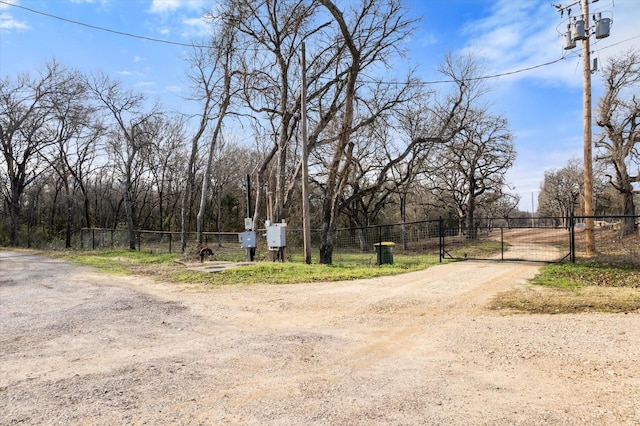 Listing photo 2 for 101 Cemetery Rd, Covington TX 76636