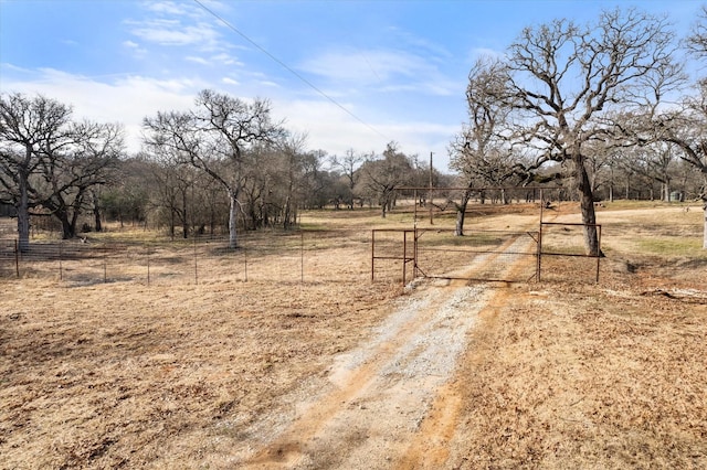 Listing photo 3 for 101 Cemetery Rd, Covington TX 76636