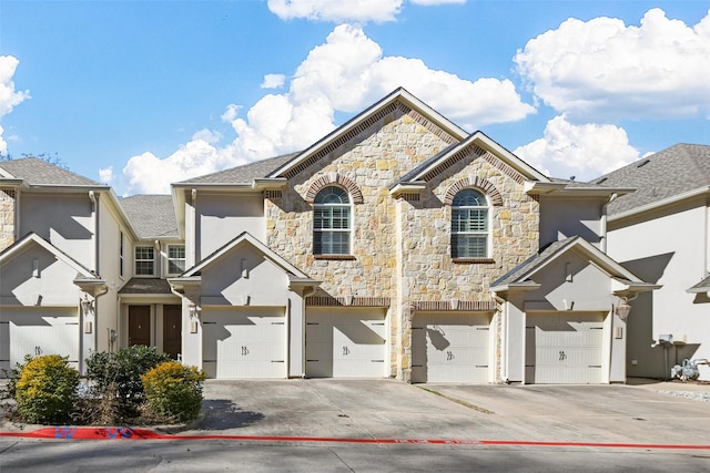 view of front property featuring a garage