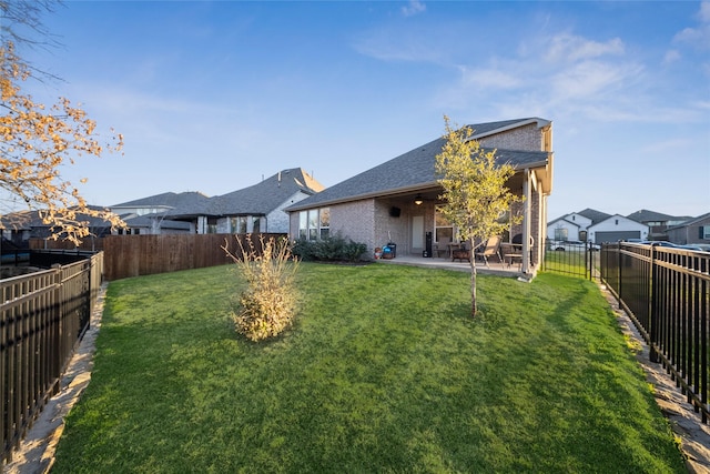 view of yard featuring a patio