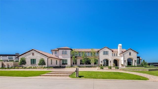 view of front facade featuring a front lawn