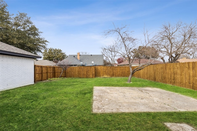 view of yard with a patio area