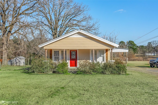 view of front facade featuring a front yard and a porch