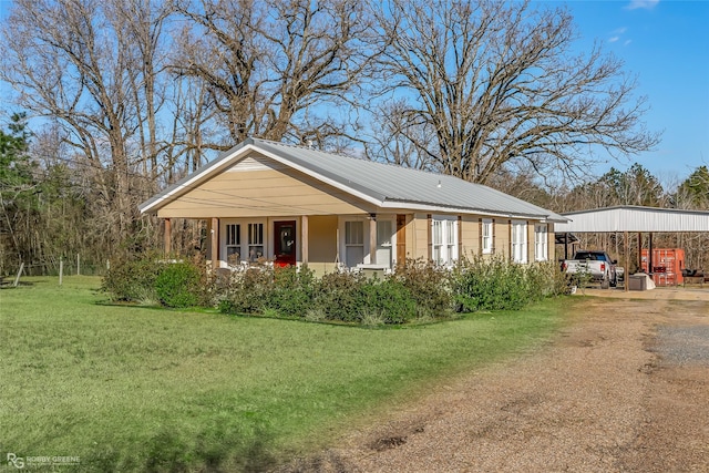 view of front of home with a front yard