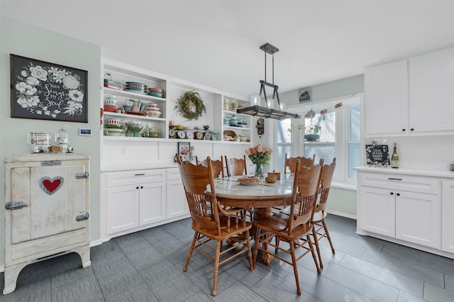 dining room featuring an inviting chandelier