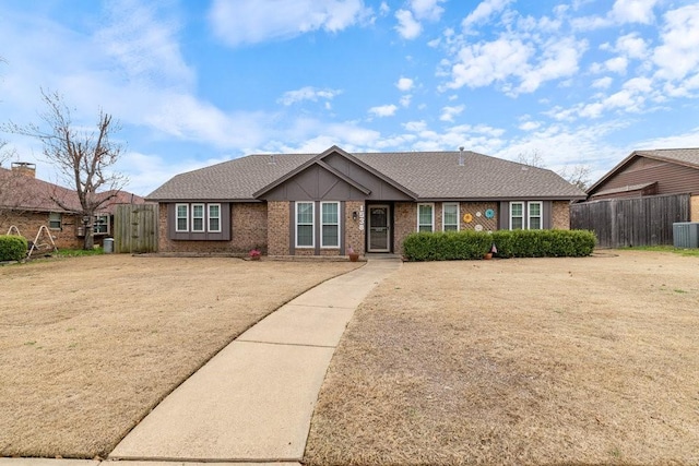 single story home with a front yard