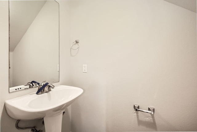 bathroom featuring sink