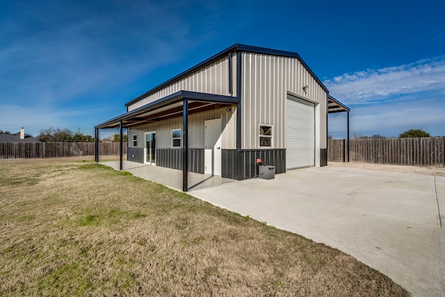 exterior space featuring a yard