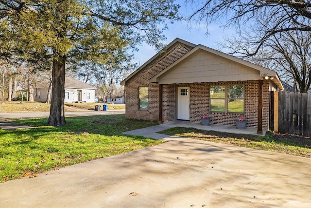 view of front of home with a front yard