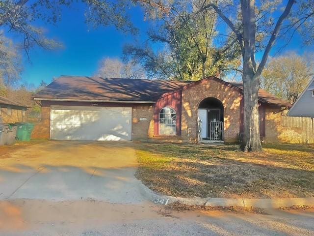 view of front facade with a garage