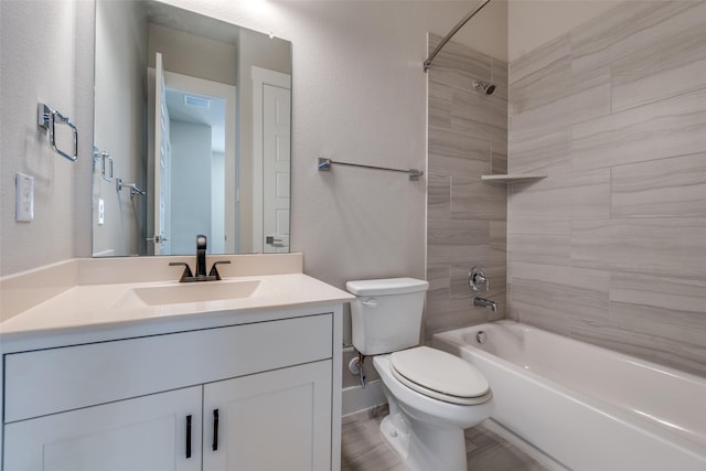 7836 Minglewood Ln, Dallas, TX 75231 - full bath featuring toilet, vanity, washtub / shower combination, and a textured wall