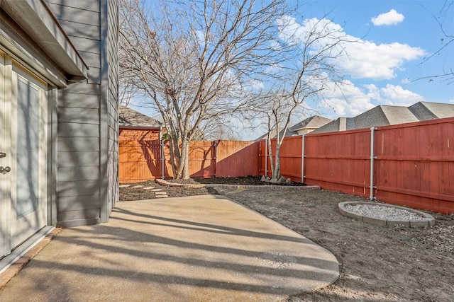 view of yard with a patio