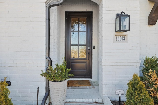 view of front of house featuring a garage and a front yard