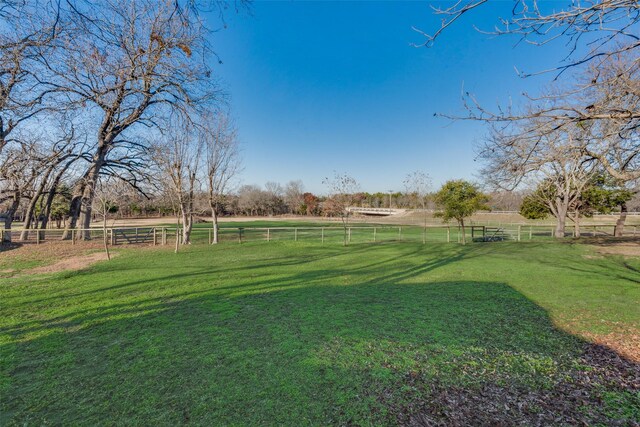 view of yard featuring a rural view