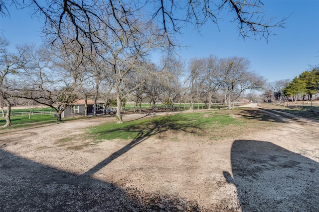 view of yard featuring a rural view