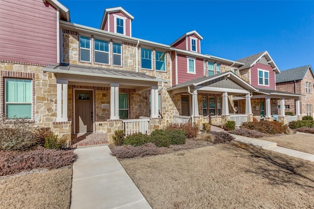 view of front of house with covered porch