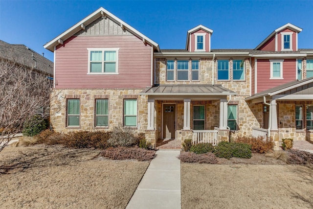 view of front of property with covered porch