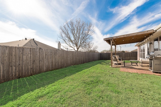 view of yard featuring a patio area