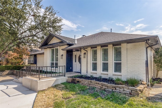 view of front of property with a porch