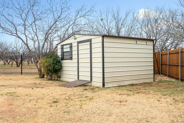 ranch-style house featuring a front lawn