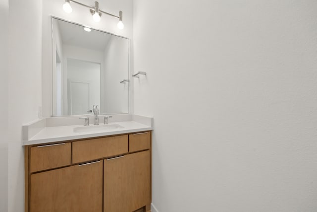 410 Kirkwood Dr, Dallas, TX 75218 - bathroom with vanity