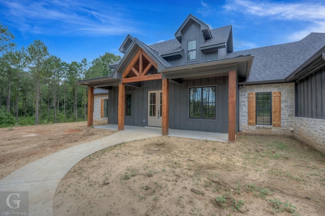 view of front of house featuring a patio