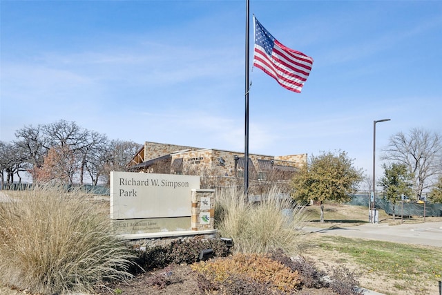 view of community / neighborhood sign