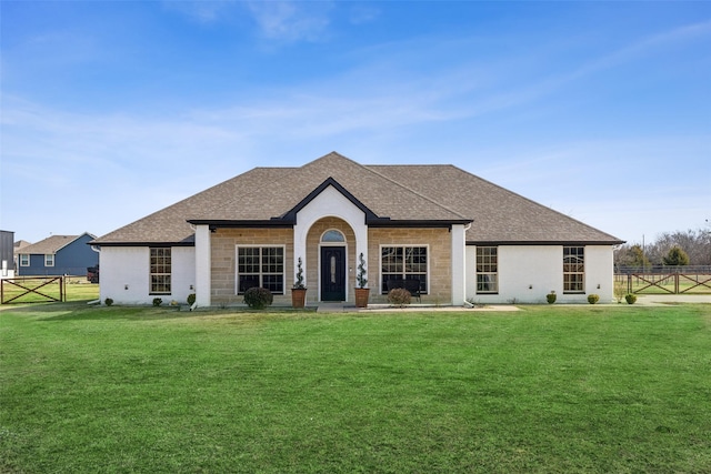 view of front of house with a front yard