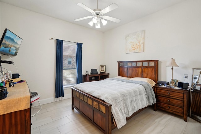 bedroom with ceiling fan