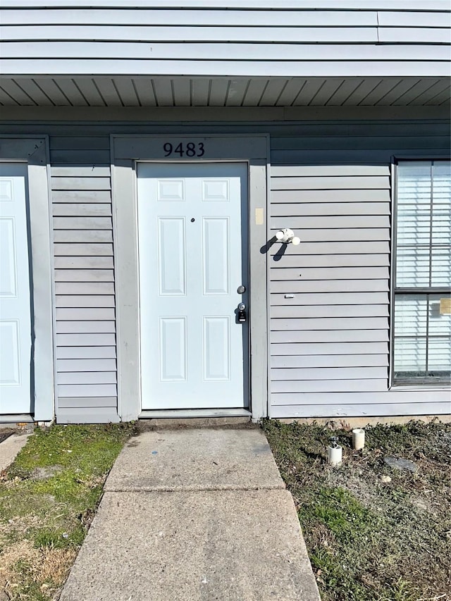 view of property entrance